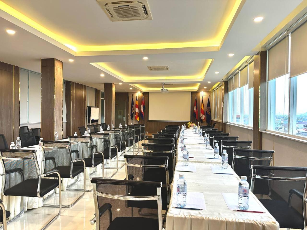 Twin Hotel 贡布 外观 照片