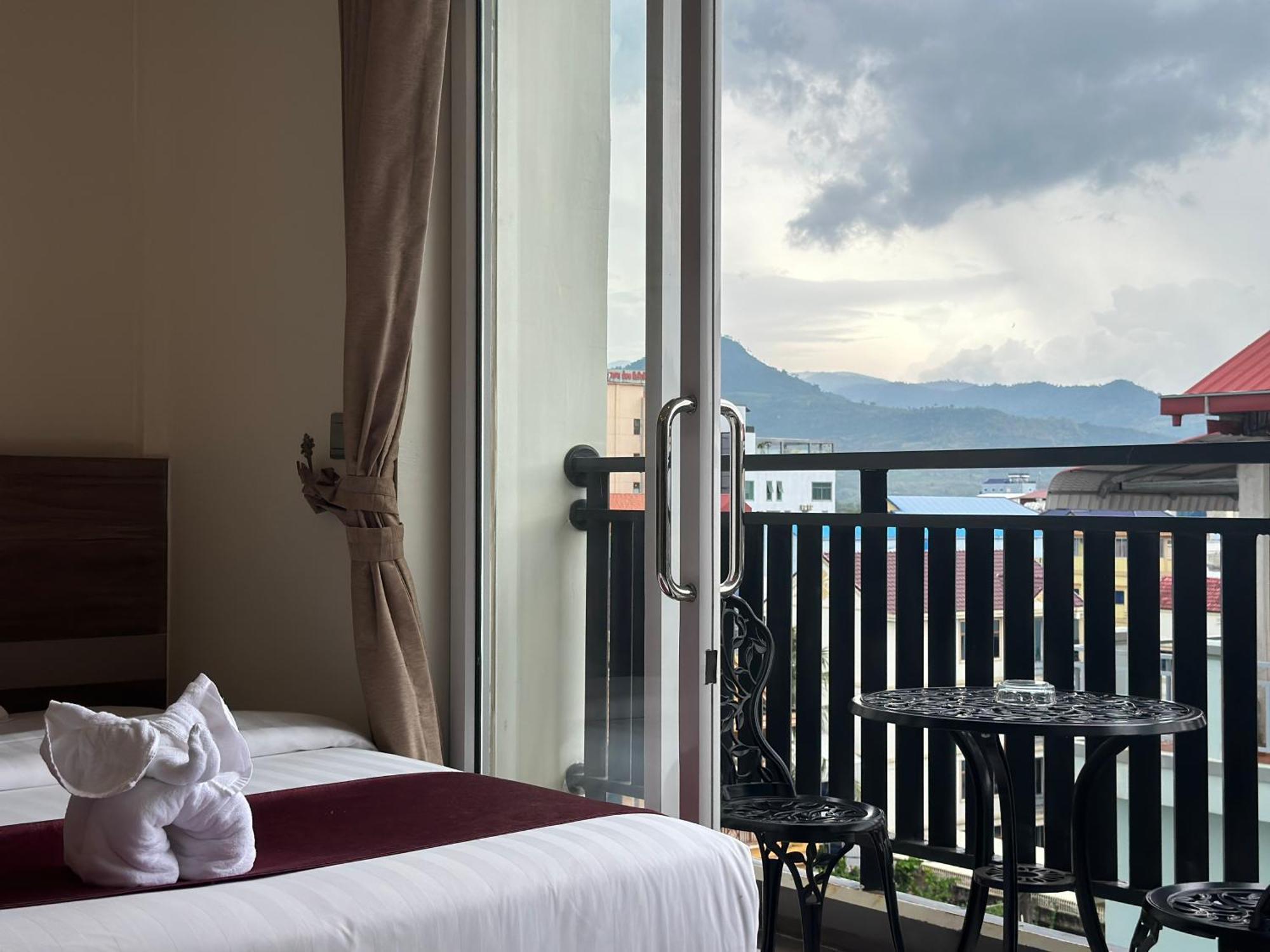 Twin Hotel 贡布 外观 照片